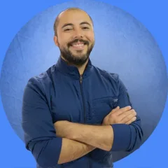 Dr. Carlos Araya